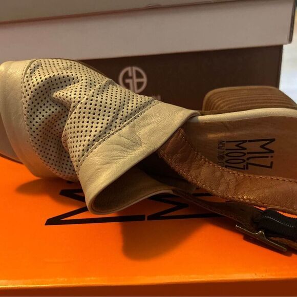 NWT Miz Mooz genuine leather ivory wedge sandals. New in the box! Size 7 - Picture 6 of 6